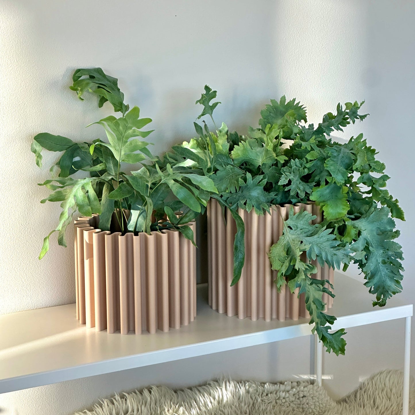 cog form flow pot almond