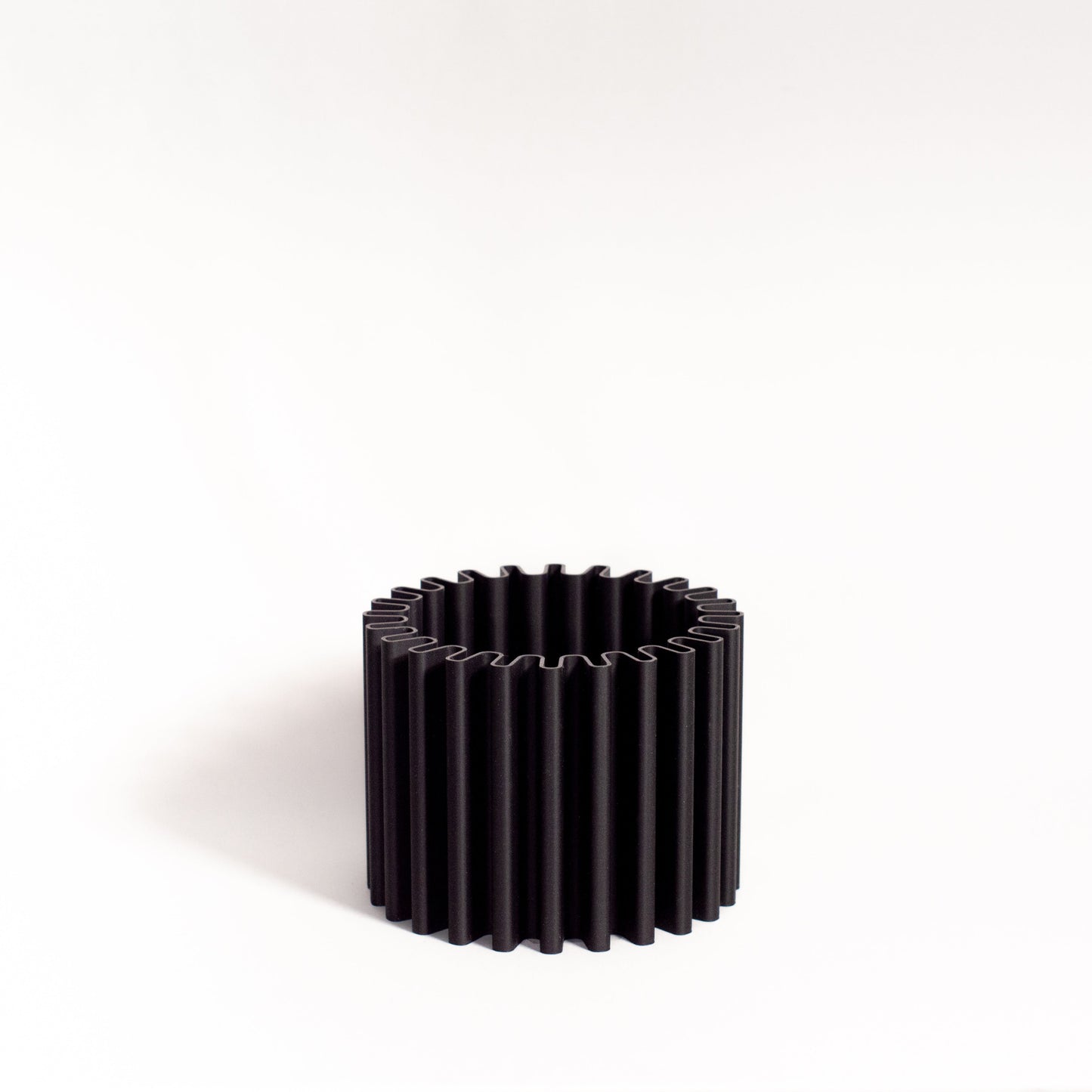 cog form flow pot small charcoal