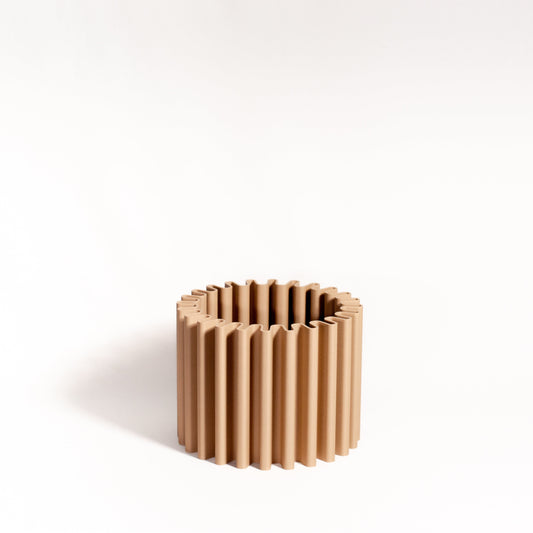 cog flow pot small almond