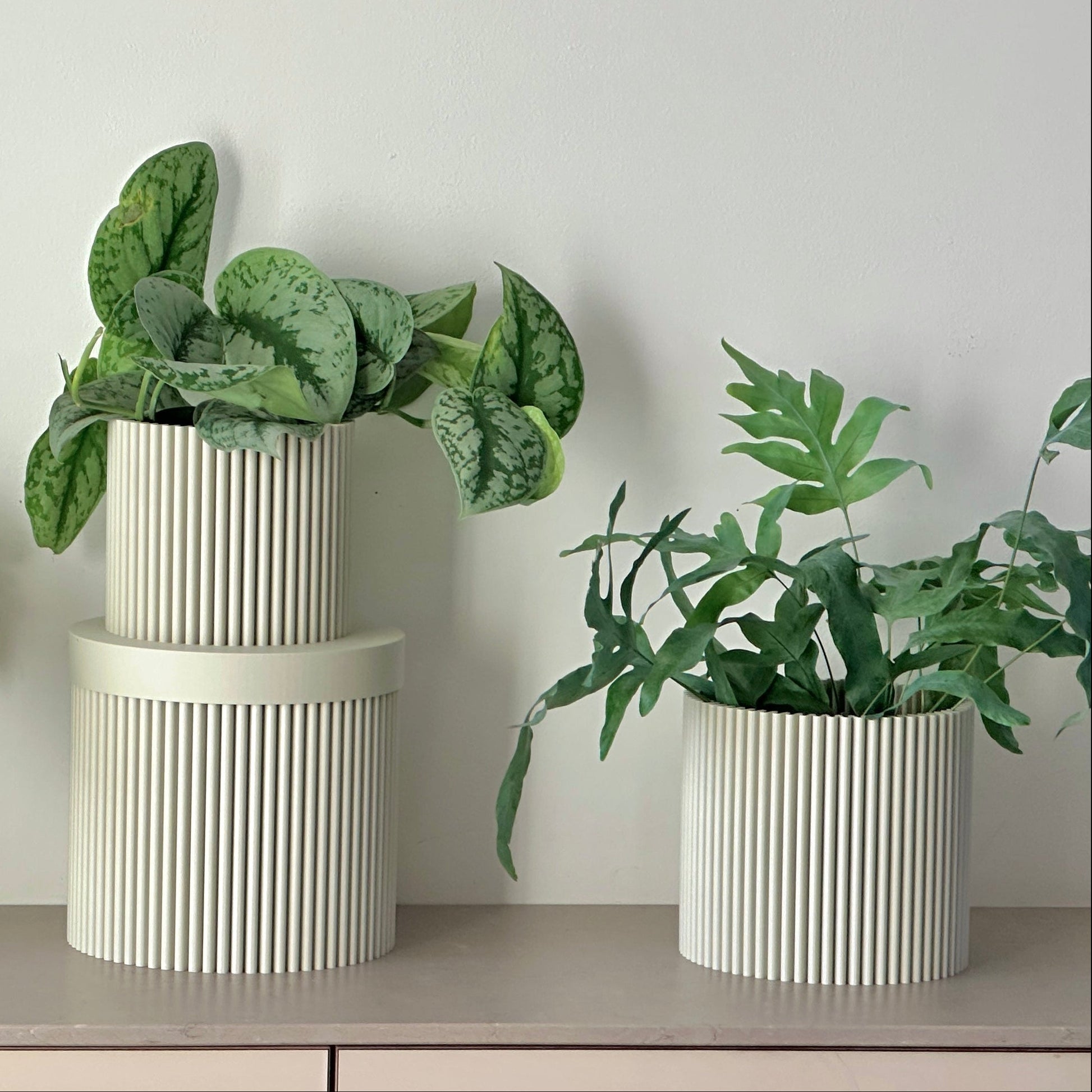 cog form foam pot light sand